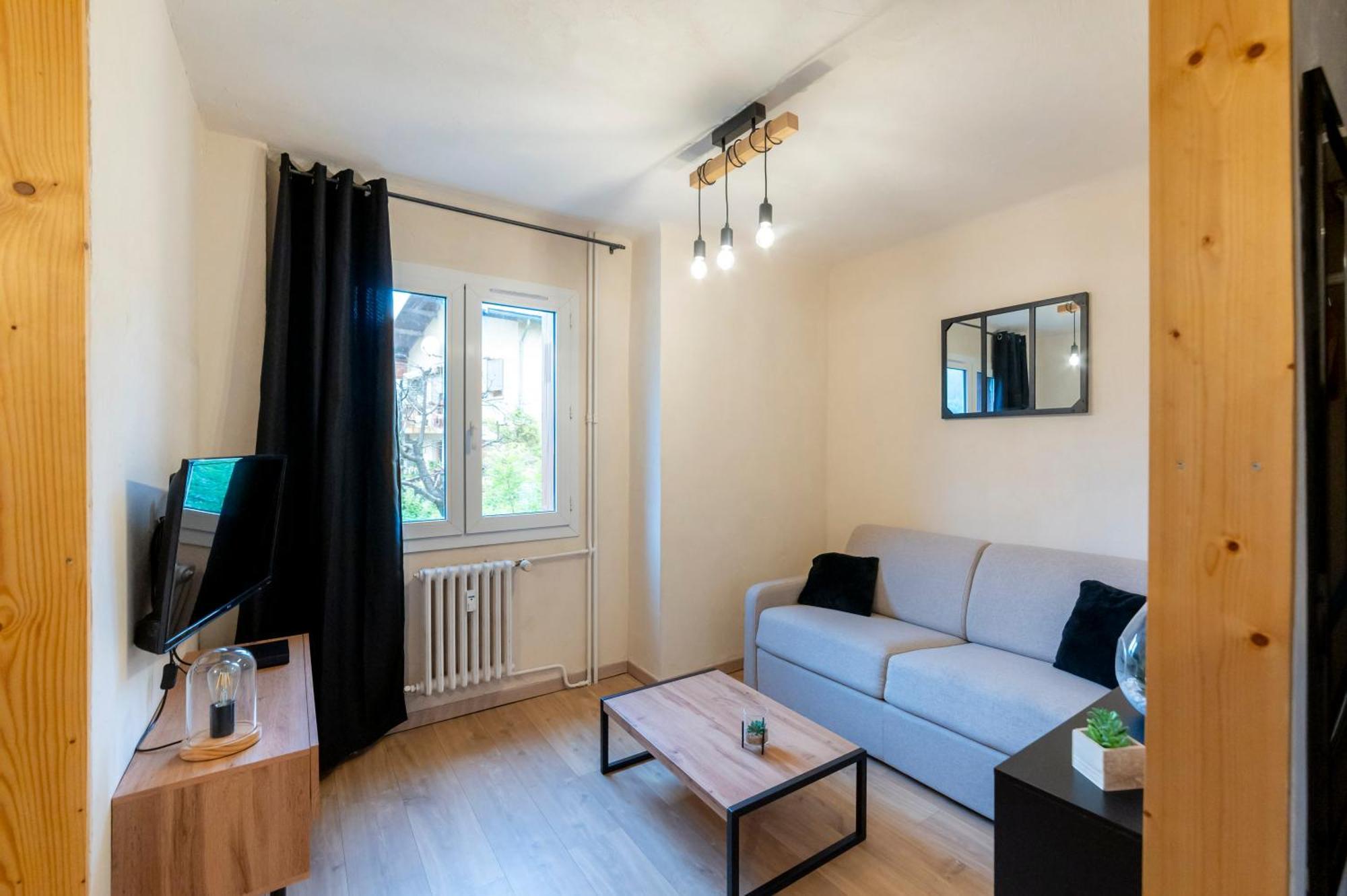 La Galleanne Studio Agreable Et Chaleureux Бріансон Екстер'єр фото